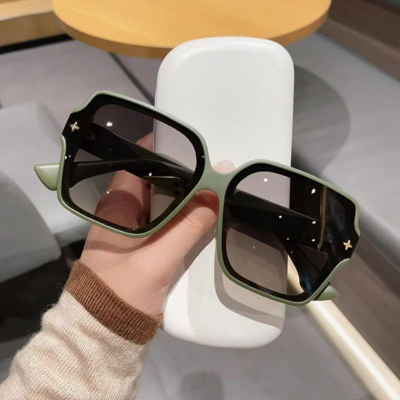 Vintage Women's Sunglasses for Female Retro Square Sunglasses Shades