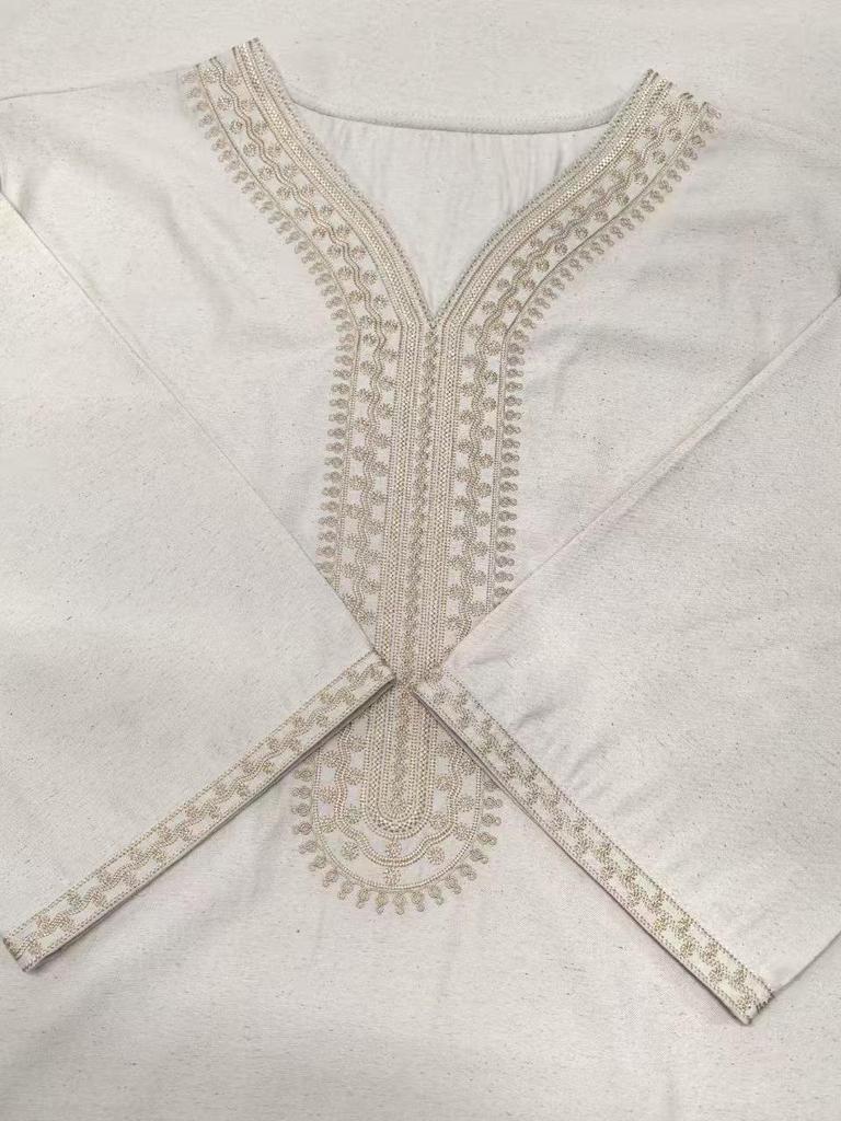 2025 Premium Heren Thobe met Borduurwerk en Zakken, Korte Mouwen