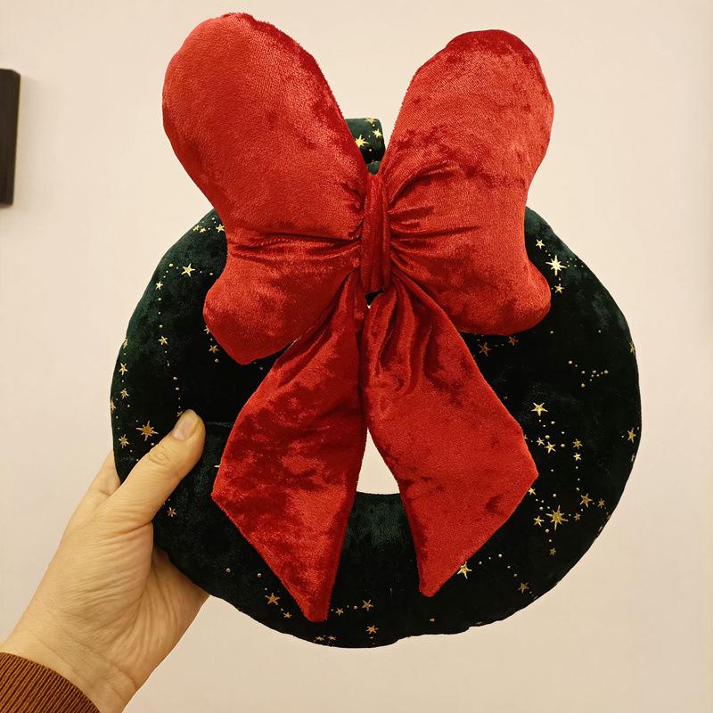 Weihnachtliches Kissen mit Lebkuchenmann, Rentier, Baum und Kranz Design