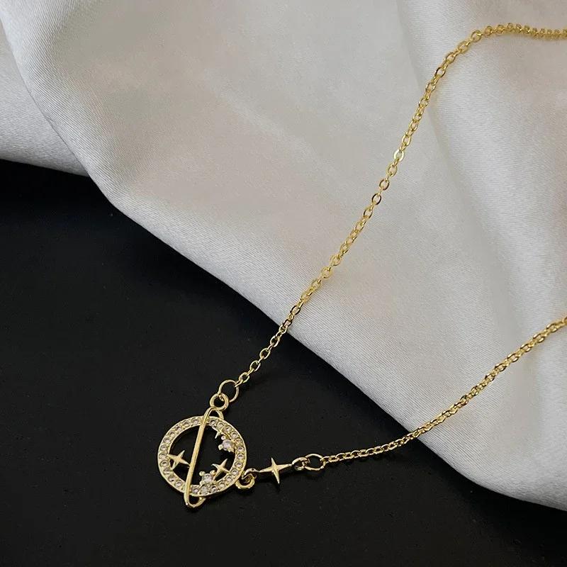 Einfache Mode Kreative Geschenke Hohler Planet Zirkon Anhänger Halskette Sommer Einzigartiges Design Vielseitige Kragenkette Accessoires Geschenk