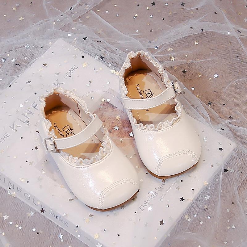 

Lace-trimmed girls solid color leather shoes2026New Spring and Autumn Little Girls Single Shoes for Young, Middle, and Older Children, Performance 23-25Code one hand3Double бежевый
