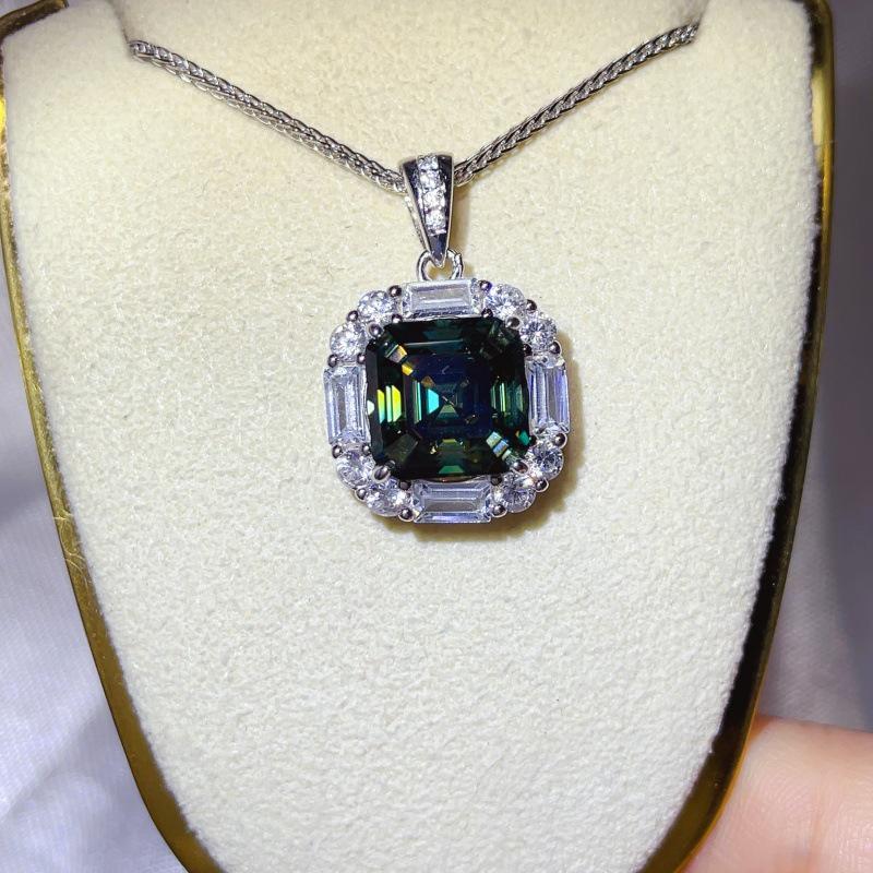 Siheyuan Luxury Moissanite Pendant: European & American Style Large Carat Color Diamond Necklace