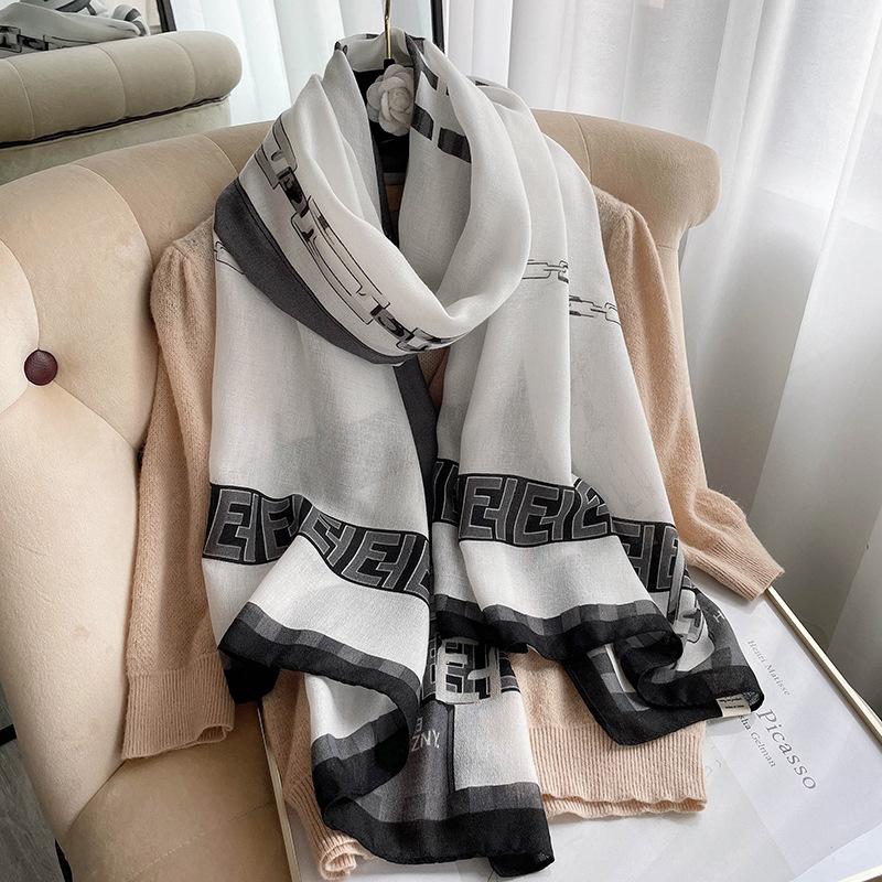 New Autumn Korean-style Printed Seaside Sunscreen Scarf for Women  Cotton and Linen Air-conditioned Room Shawl Beach Towel