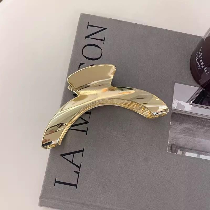 New Vintage Arch Hair Claws for Women Girls Metal Hair Clips Crab Korea Style Shark Clamps Ponytail Hair Accessories Gifts