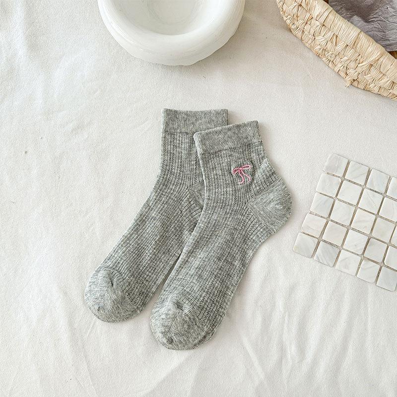 

Женские летние тонкие прозрачные сетчатые носки-следки из хлопка без косточек в балетном стиле с вышивкой в виде бантика 1 pair серый