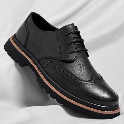 Herbst und Winter 2024 neue Herren Schnür-Freizeitschuhe Retro Leder Herrenschuhe Brock graviert Mode Plateau Herrenschuhe R312