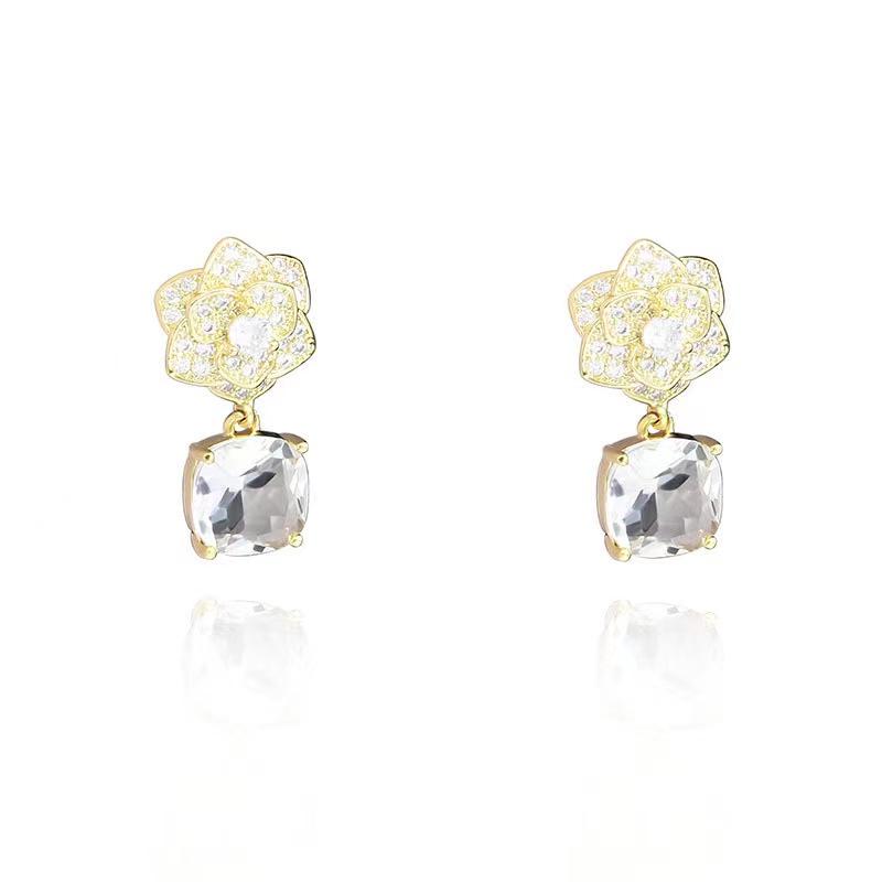 

Seiko French Elegance: Camellia Diamond-Set Square Crystal Earrings for Women