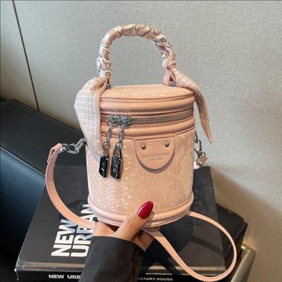 Hand Carrying Bucket Bag Women's New Commuter Shoulder Bag Versatile Messenger Bag