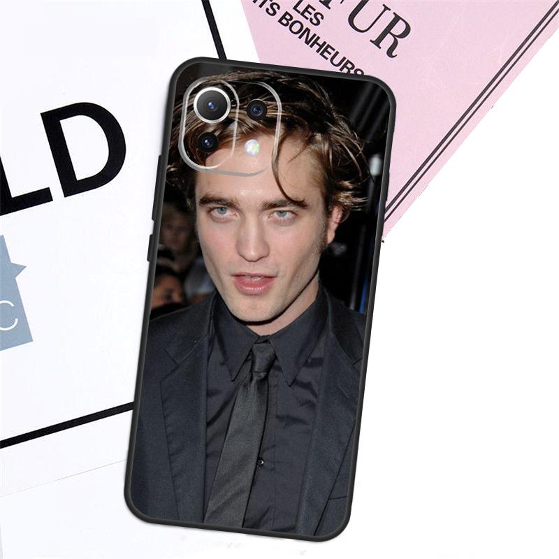 

Robert Pattinson Standing Case For Xiaomi 17 Ultra 14 15 13T 14T 15T Pro POCO F8 Ultra X3 X5 X6 F5 F6 F7 X7 Pro Cover Xiaomi 15T Pro
