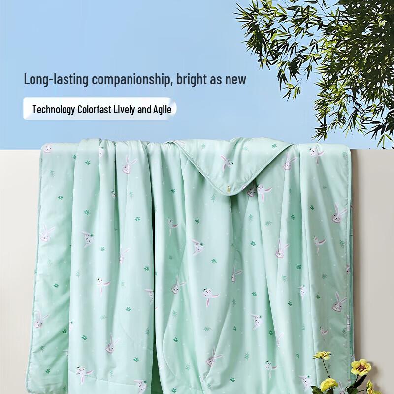 FUANNA Washable Antibacterial 7-Hole Summer Quilt