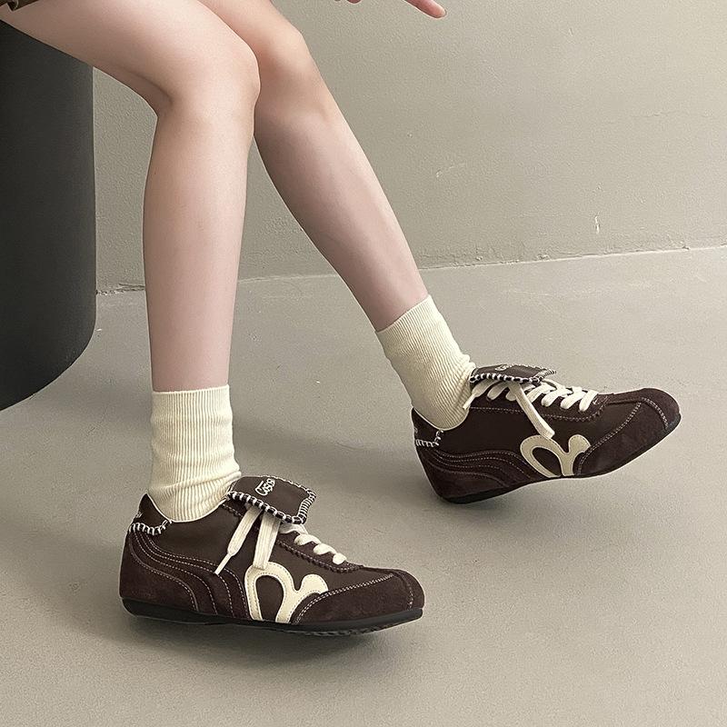 Dexun shoes women's 2025 new spring and autumn Maillard style retro national tide yellow Forrest Gump shoes inner height-increasing cloth shoes