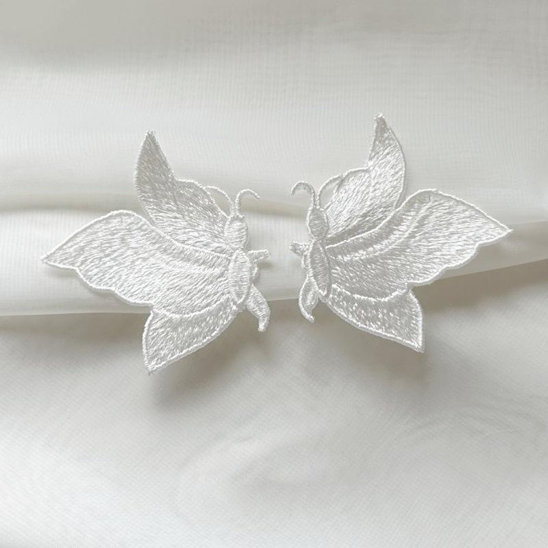 

1 пара черных белых красных вышитых нашивок-аппликаций с бабочками для украшения одежды белый