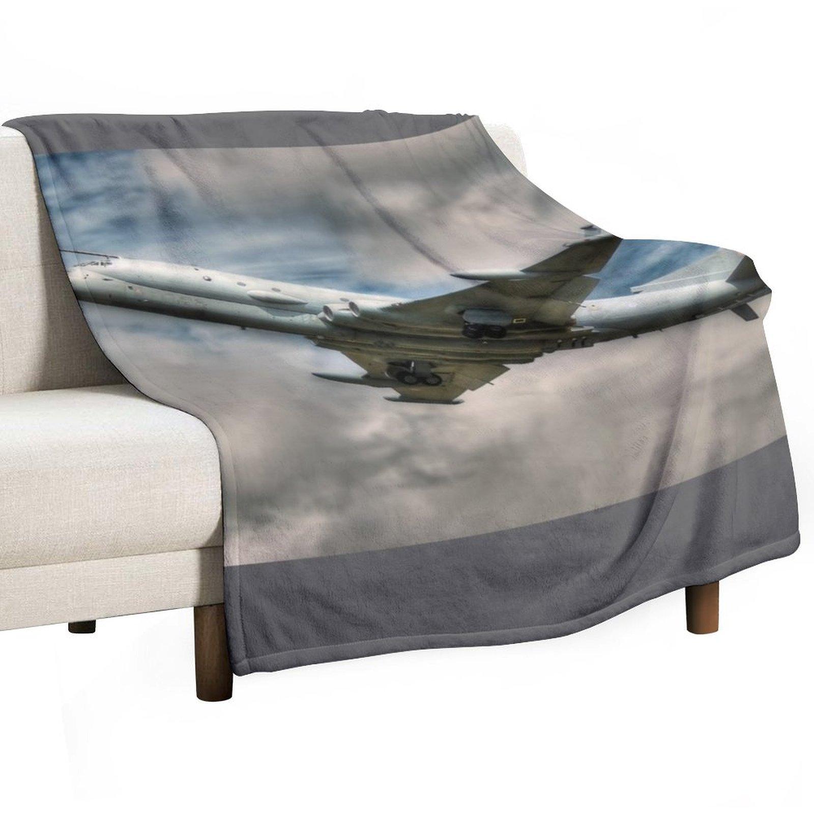 

Nimrod MRA4 - Maritime Patrol and Attack Aircraft Throw Blanket Moving Polar for winter Flannels Blankets 30x40in