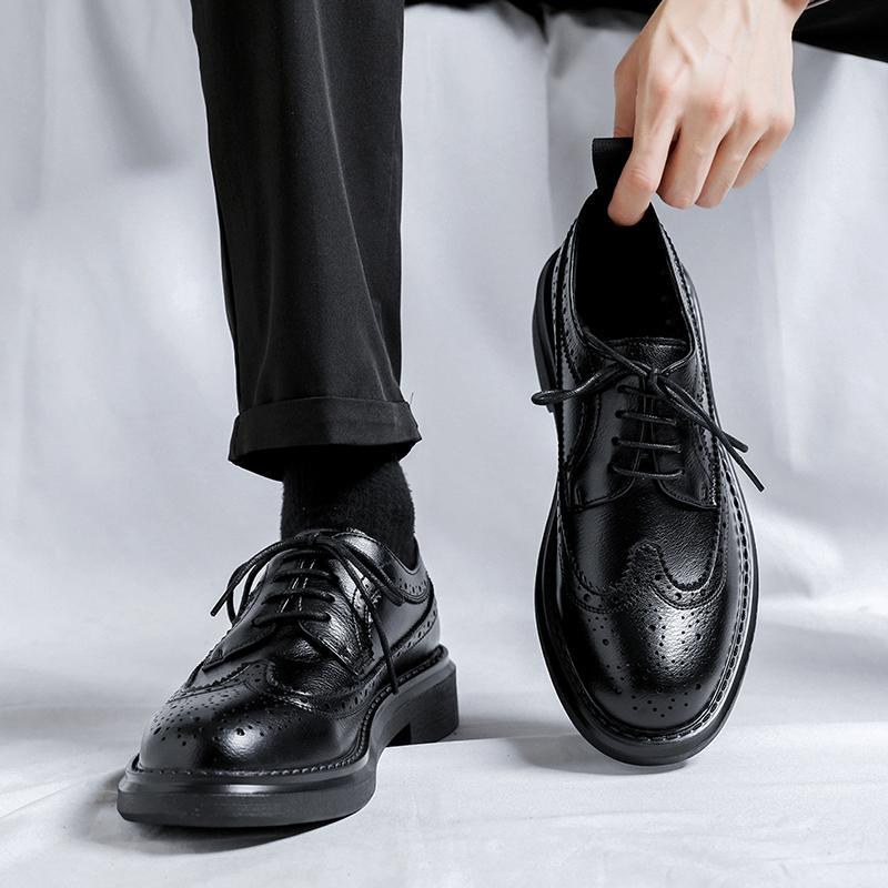 FashionNew Trending Brogues Classic Men Dress Shoes Men Oxfords Patent Leather Shoes Lace Up Formal Black Leather Wedding Party Shoes
