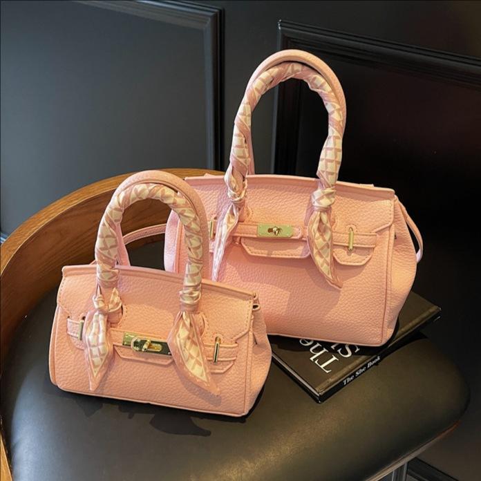 New Commuter Handbag Women's Fashion Versatile Shoulder Messenger Bag