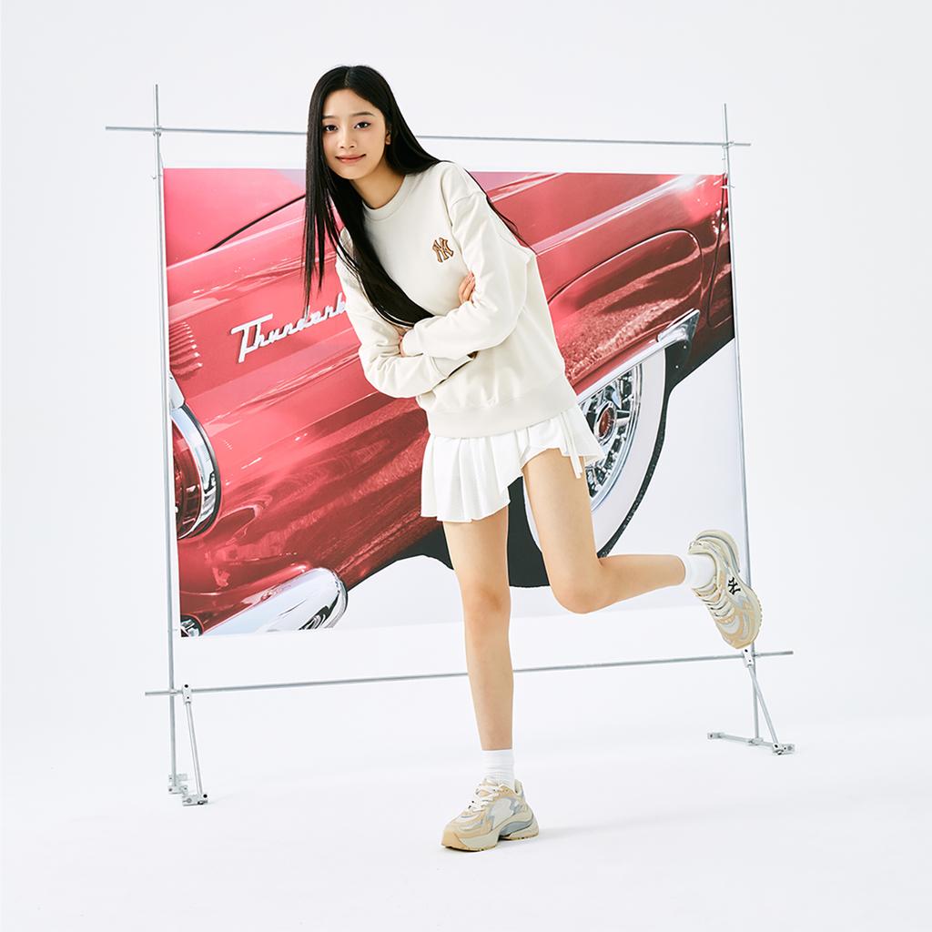 New MLB MONOGRAM Collection New York Yankees Crew Neck Sweatshirt Unisex Cream 3AMTM0444-50CRD