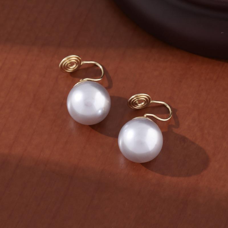 Vintage French Pearl No-Pierce Earrings: Elegant Luxury Clip-ons for Women