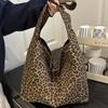 Leopard Print Canvas Bag For Women With Large Capacity And Magnetic Closure For Daily Use