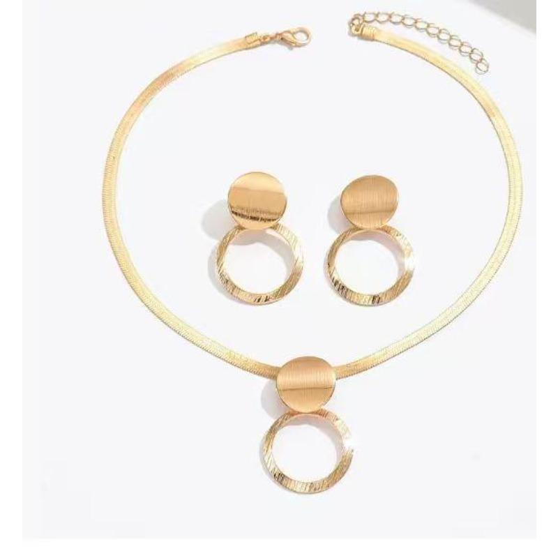 Elegant Clavicle Geometric Heart Pendant Necklace Earrings Jewelry Set French Retro Women'S Suit Batch