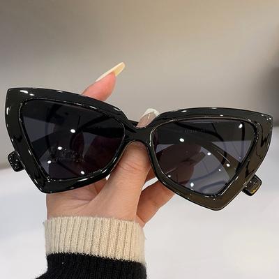 Oversize Triangle Cat's Eye Rice Nail Sunglasses for Women Fashionable UV Resistant Sun Shades Eyeglasses Retro Glasses Trend