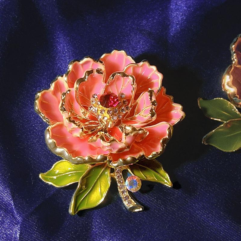 1Pcs Elegant Classical Style Flower Lapel Pin Exquisite Luxury Peony Flower Brooch For Suit Cheongsam Sophisticated Taste