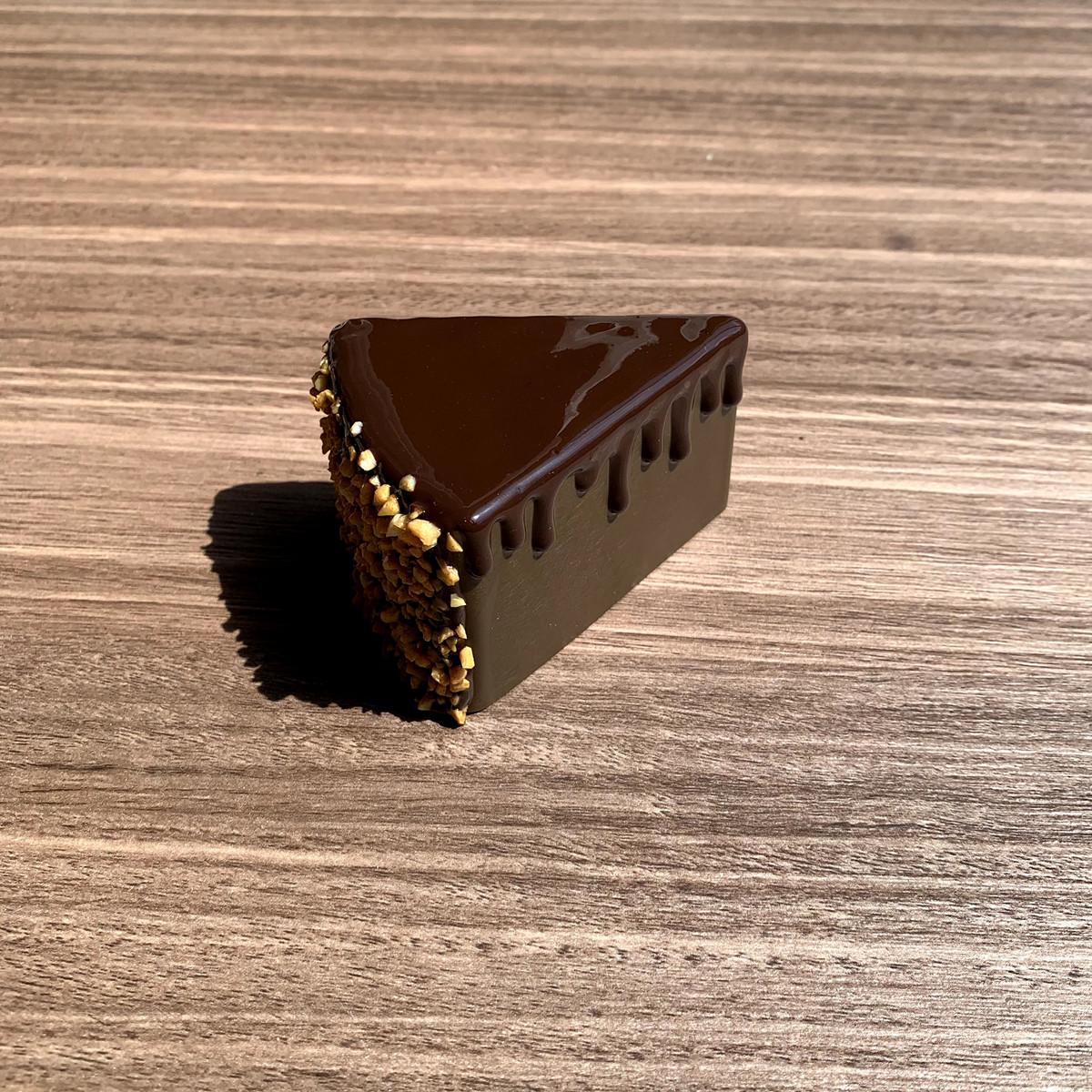 

Artificial Triangle Cake Model, Dessert Shop Display Props Photography Still Life Props Desktop Display ornaments