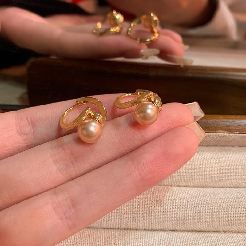 BELLA BOX Korean-style Simple And Elegant Fashionable Champagne Pearl Ear Buckles, A Versatile And Niche Design With A Noble Lady's Style