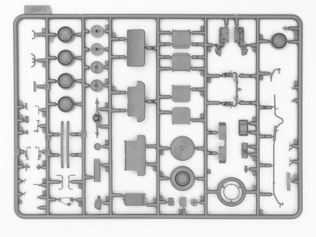 ICM Soviet Moskvitch Plastic Model Kit 35484 1/35 401-420A