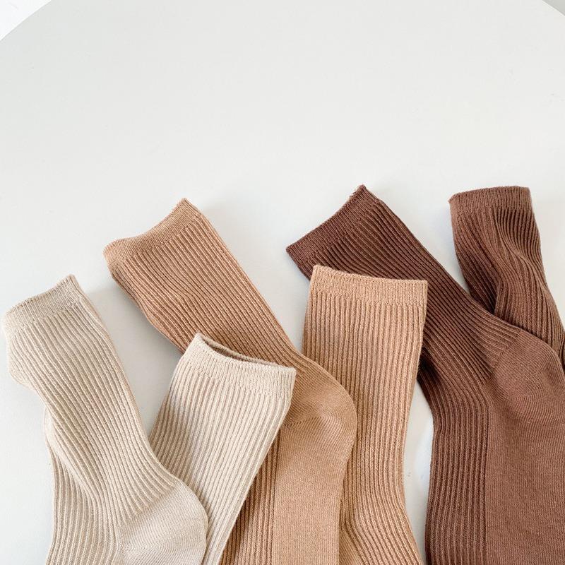 5 Pairs of Female Autumn and Winter New Fashion Retro Vertical Tube Stack Socks