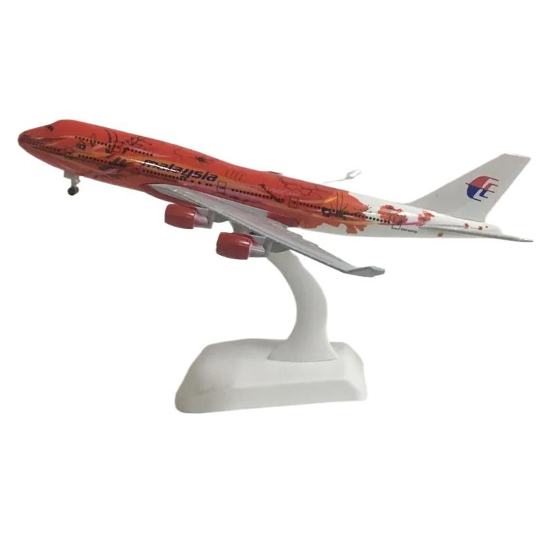 

1/400 20cm Malaysia Red Airplane Model 747 Airlines Metal Aircraft Replica Alloy Material Aviation Mold Gift B747 Series