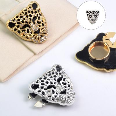 Brože a ozdoby na tělo