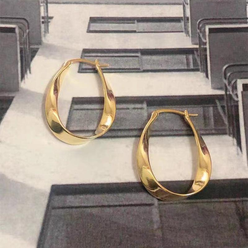 Fashionable Women's Versatile Earrings With A High-end Temperament Hoop