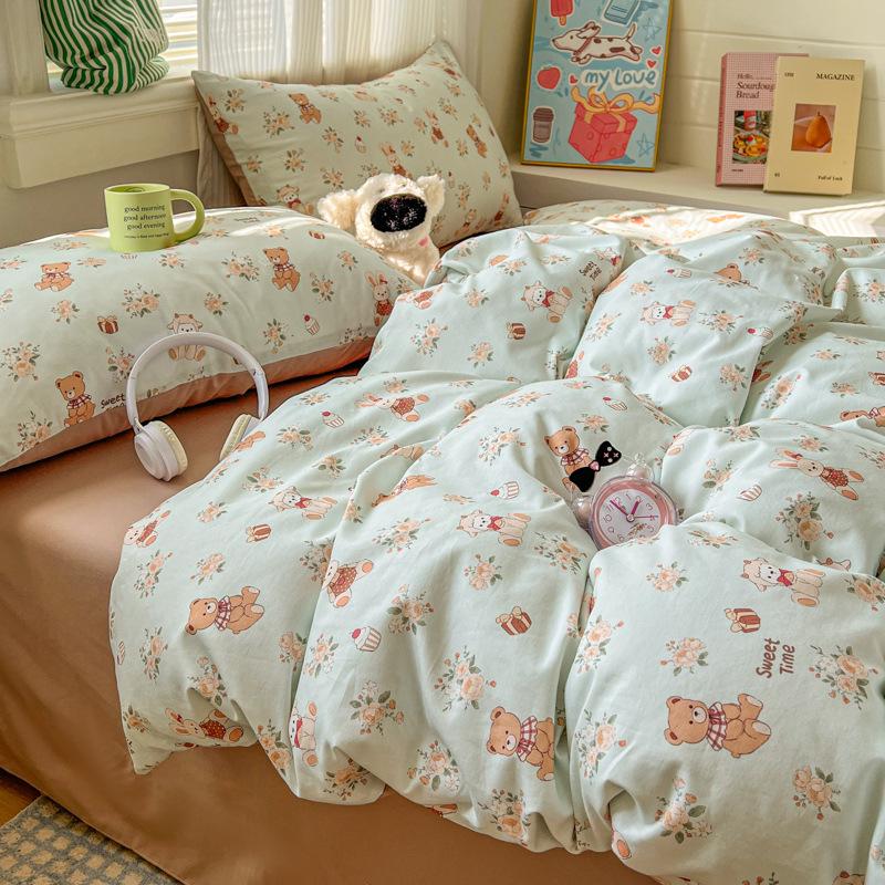 Cotton Four-Piece Bedding Set - Student Dormitory Version A: 100% Xinjiang Cotton, Version B: Traditional Water-Washed Sheets & Duvet Covers.