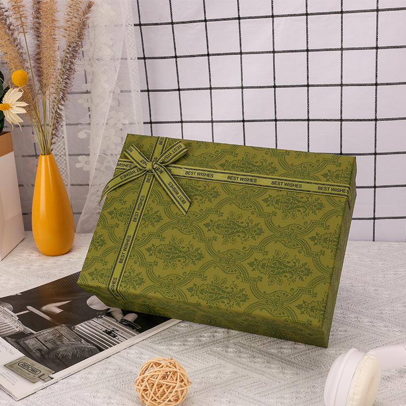 Green Valentine's Lipstick Gift Box with Bow - Empty, Perfect for Cosmetics, Birthdays, or Souvenirs