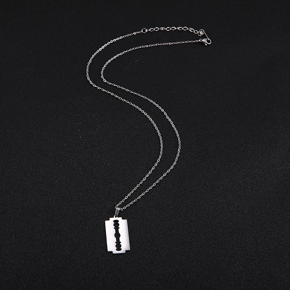 Collier Lame de Rasoir Cazador Forme de Rasoir Pendentif Collier Acier Inoxydable Collier Acier Froid Pour Hommes Collier Hip Hop Bijoux