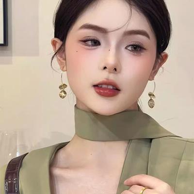 Retro Diamond-encrusted Geometric Square Sequin Earrings Light Luxury High-end Long Ear Hooks Fashionable Simple Temperament Earrings Women