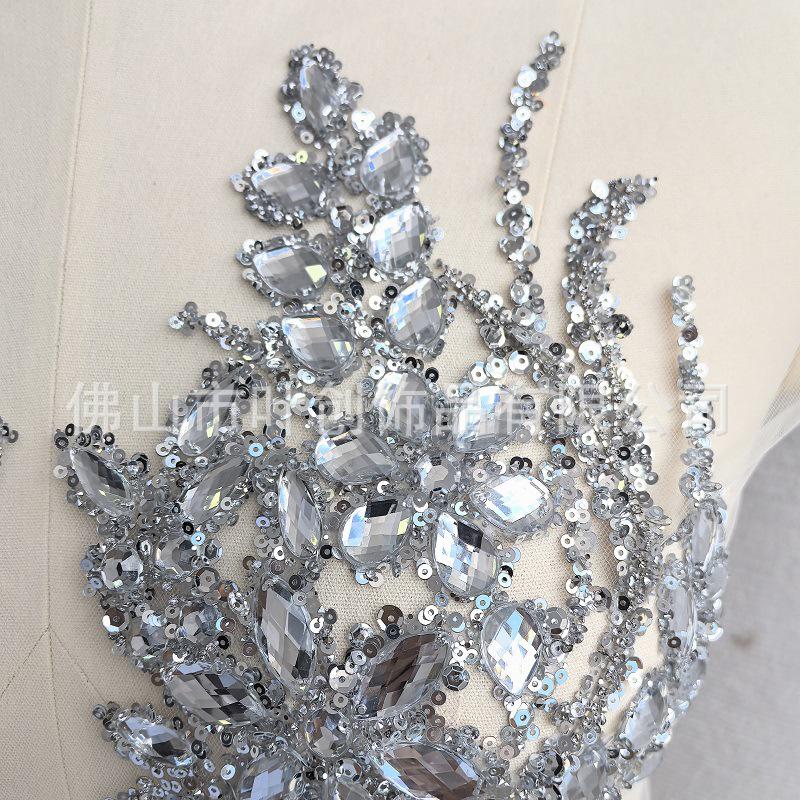 Strass Phönixschwanz Florale Applikation für Hochzeits- oder Xiuhe-Kleid