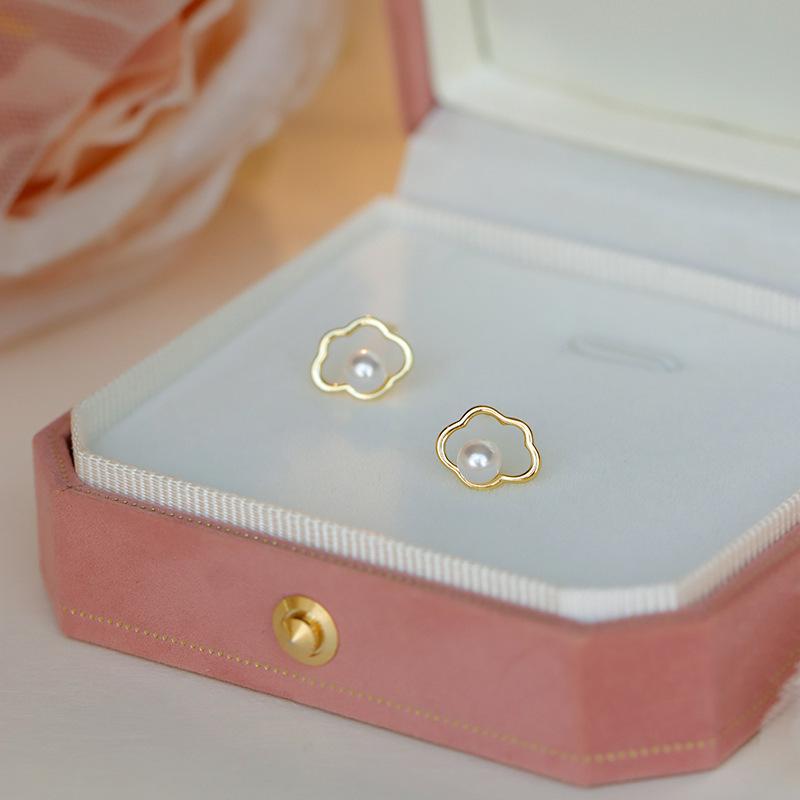 

S925 Simple And Delicate Small Cloud Pearl Stud Earrings Female Sweet Small Fresh And Cute Versatile Fashion Light Luxury Earrings