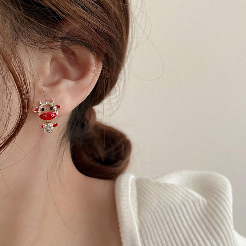 New trendy 111 silver needle zodiac cute cow stud earrings, retro cute earrings, red festive small and exquisite earrings