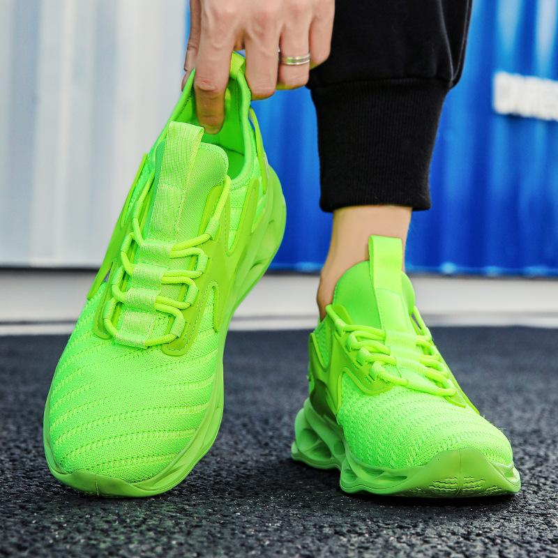 Mode Übergröße Herrenschuhe Blade-Schuhe Herren Frühling und Sommer Fliegenstrick-Mesh Freizeitsportschuhe