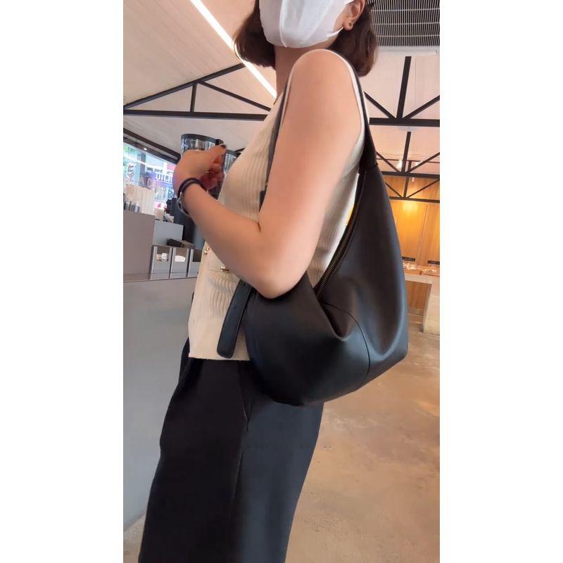 

Women s Bag 2025 New Arrival Large Capacity Black Soft Leather Dumpling Bag Light Luxury Minority Classy Sensor Messenger Bag Black
