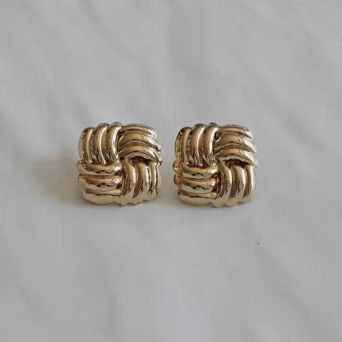 _JJ62G Gold Square Bold Earrings