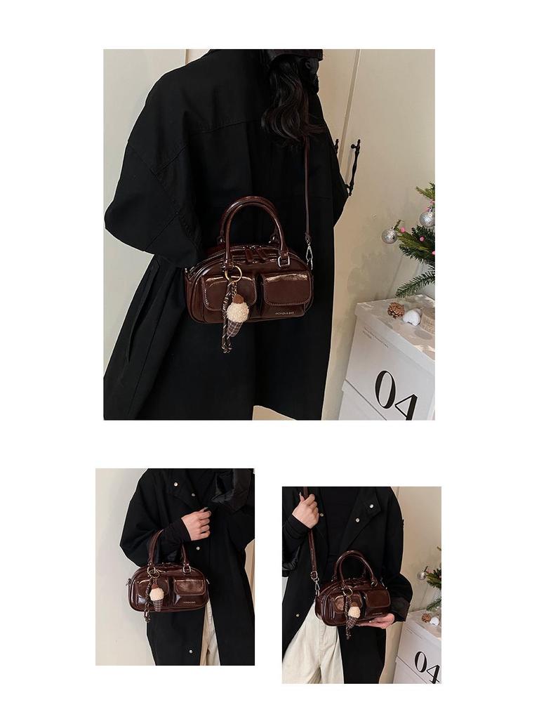 Dámská retro lakovaná crossbody bowlingová taška s dvojitou kapsou