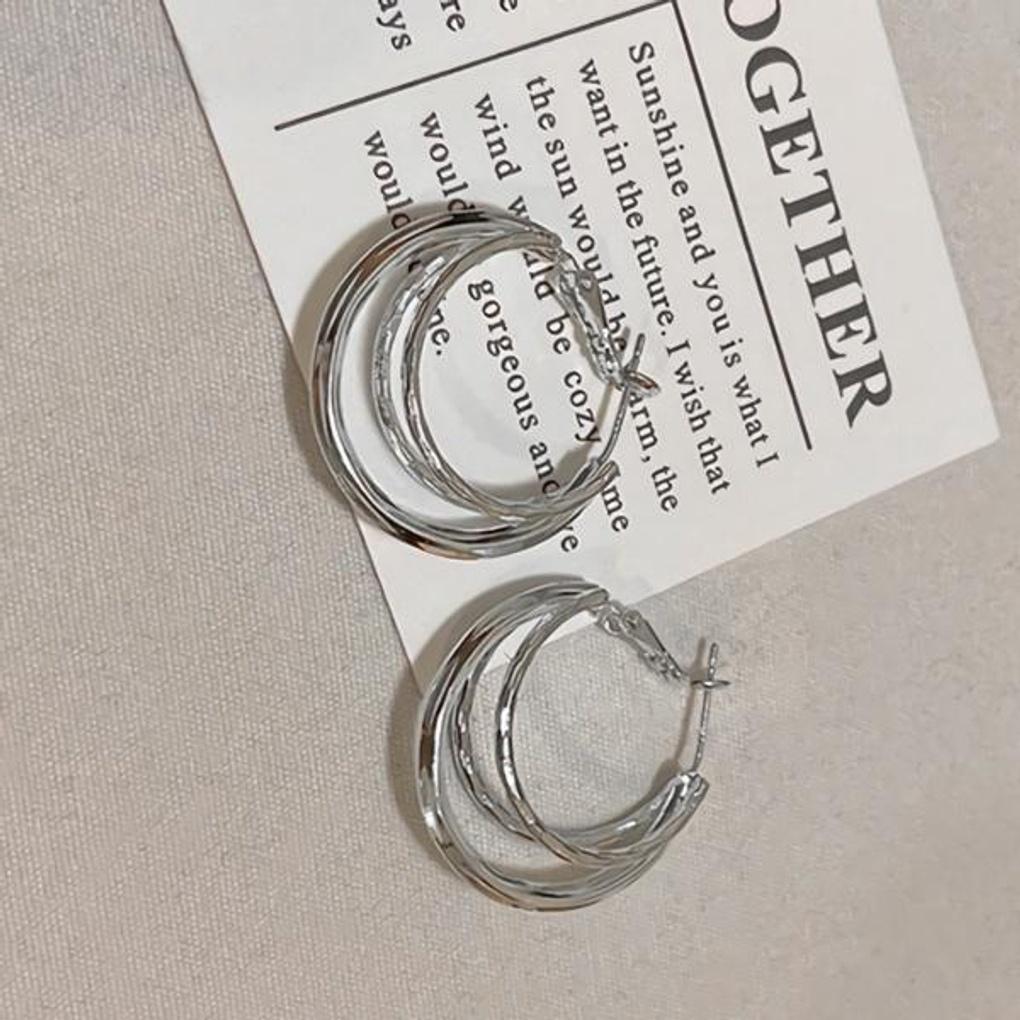 Women's Layered Basic Hoop Earrings (2 Colors)