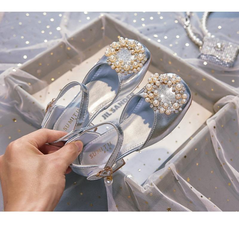 Summer Girls Closed-Toe Princess Sandals, Soft Sole Low Heel Performance Dress Shoes