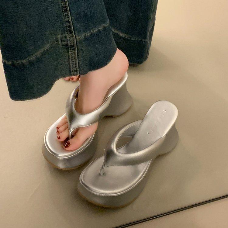 Fashion Silver Leather Platform Flip Flops Women Thick Bottom Slides Beach Shoes Female Sandalias De Mujer Verano 2025 Pantuflas Mujer