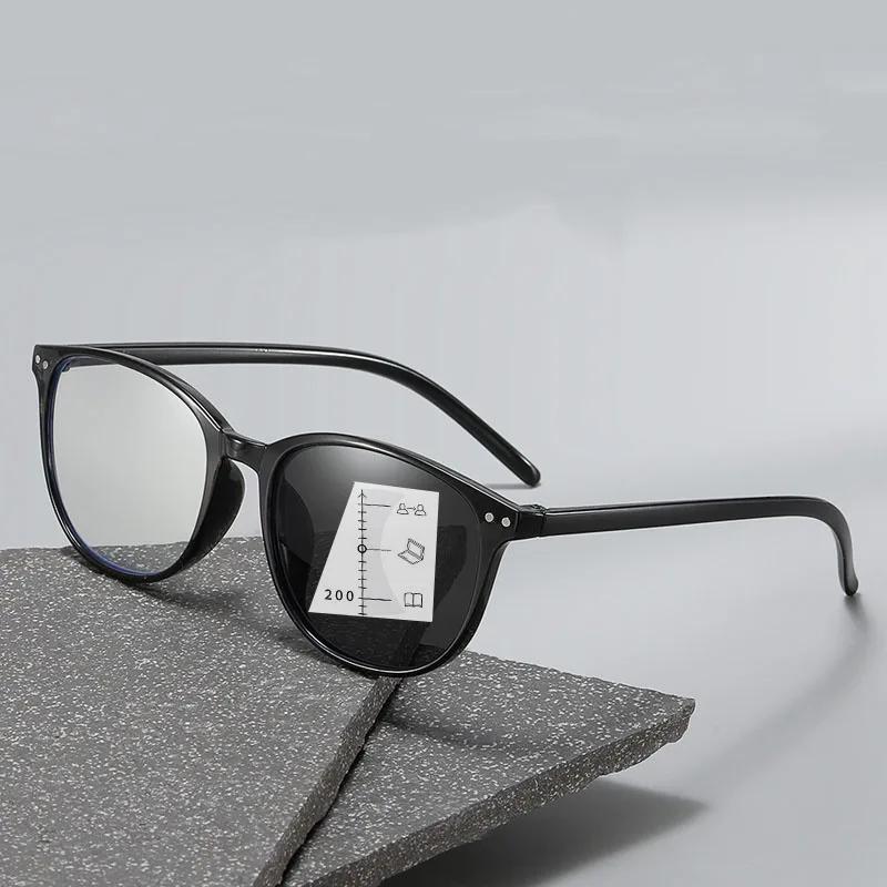 Women Round Photochromic Reading Glasses Trendy HD Color Changing Multifocal Glasses Men Anti-blue Ultralight Presbyopia 0+4.0