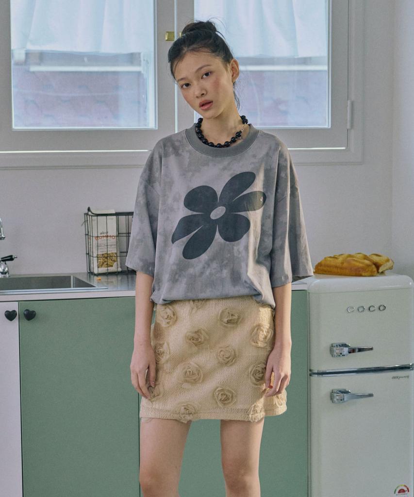 JUNEJUNE SPACE Flower Graphic Tee_Grey