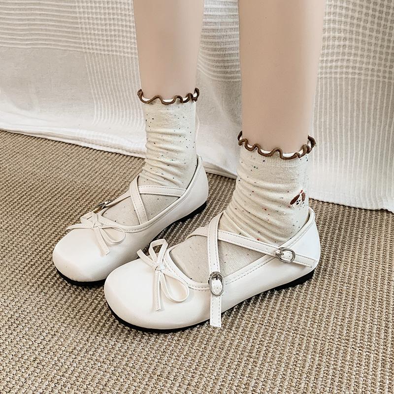 Black retro French flat-soled single shoes women's 2025 new spring shallow mouth ballet versatile skirt Mary Jane shoes