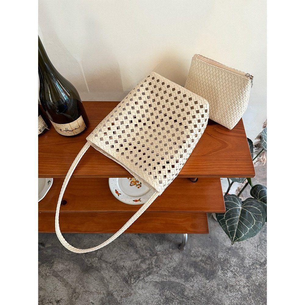 Bucket Bag - A Small and Unique Design Shoulder Bag Suitable for Commuting Tote Bag